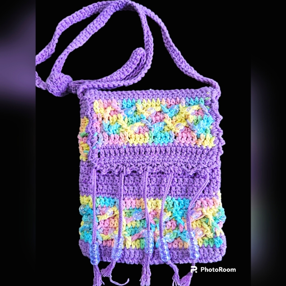 Hand and Heart Crocheted crossbody beaded bag, purple. - Picture 2 of 9